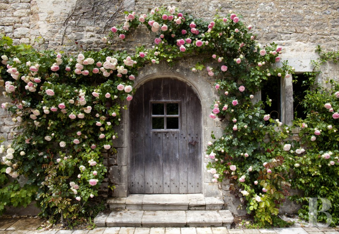 A chateau embodying a range of centuries in the Cotentin, to the south of Valognes - photo  n°2